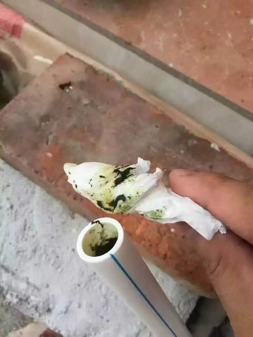 塑料管的危害.jpg 塑料管的危害.jpg